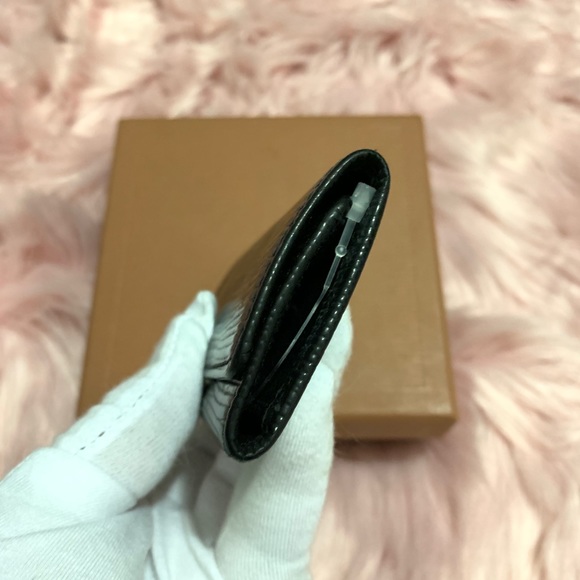 Authentic Louis Vuitton Epi Black Key Holder - Picture 3 of 6
